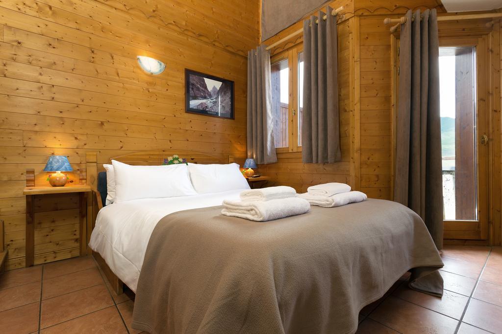 Madame Vacances Les Chalets Du Praz La Plagne Pokoj fotografie